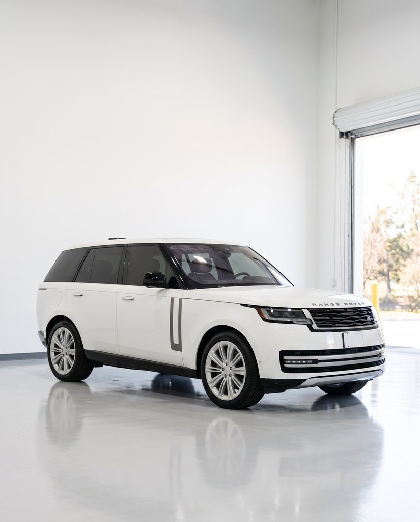 Window tint on this white Range Rover