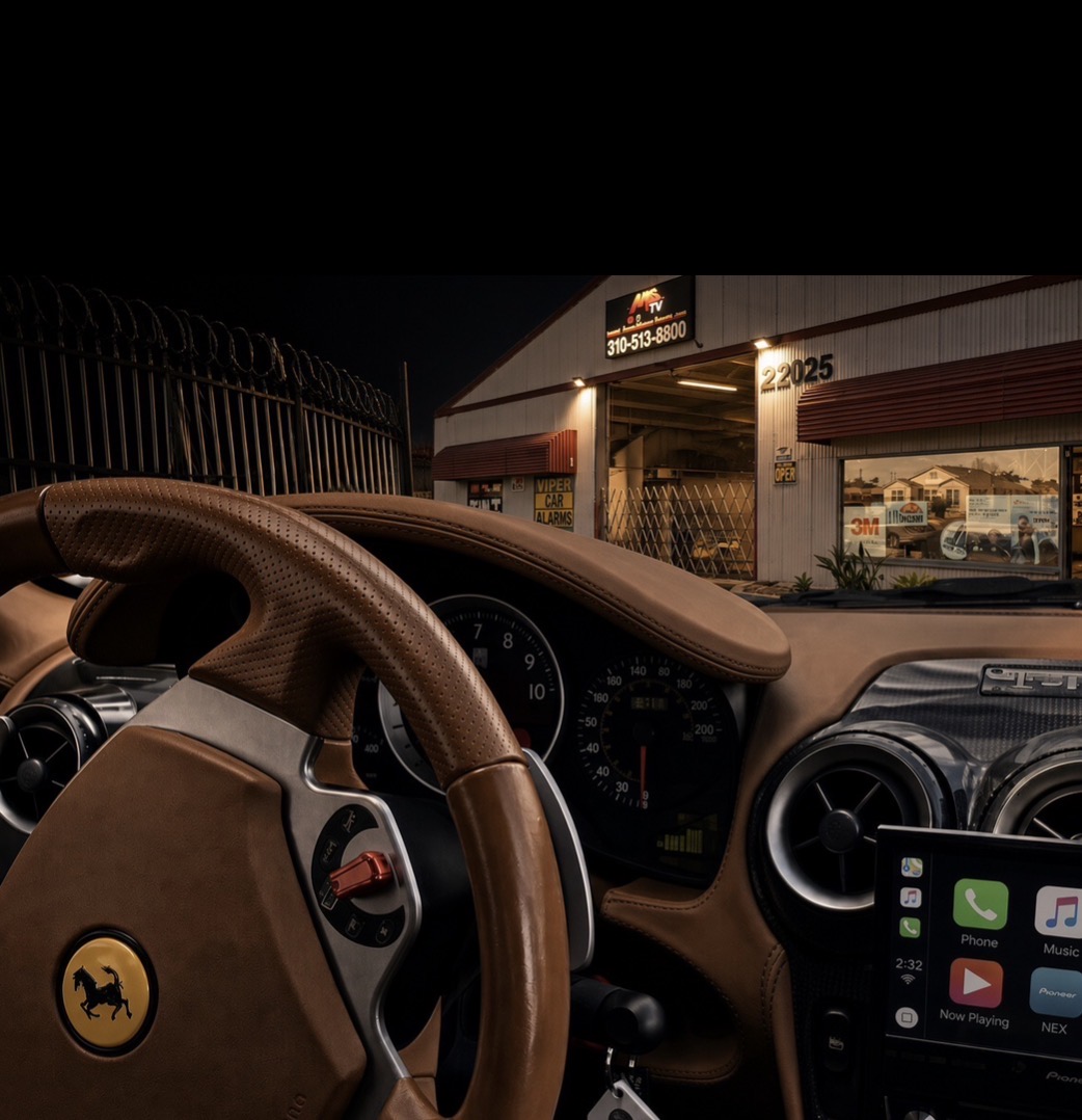 Lote del taller Audio MotorSports en Carson